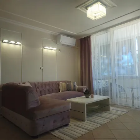 Appartamento Moon Palace - лунен дворец